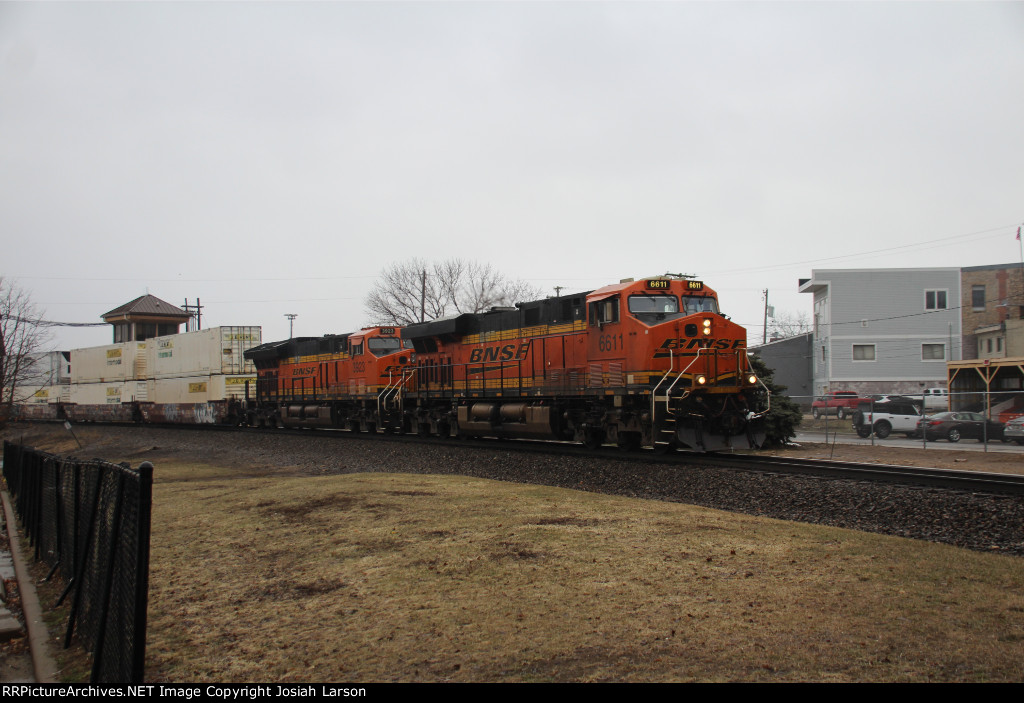 BNSF 6611 East